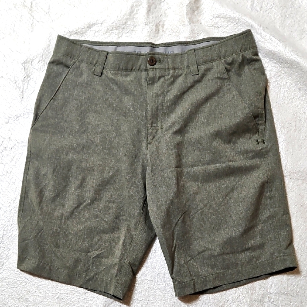 Under Armour Men's Green Shorts